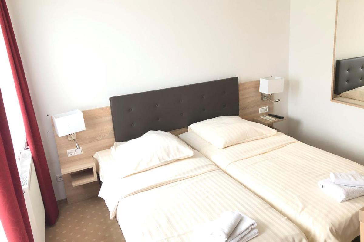 Hotel & Restaurant Miranda Siek Екстериор снимка